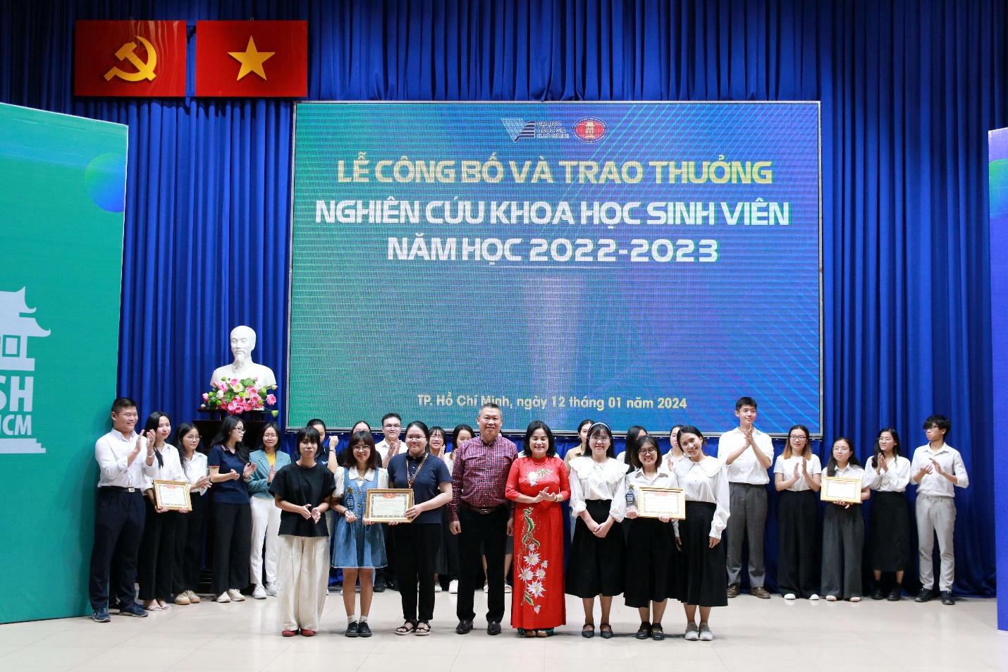 Khoa Báo chí và Truyền thông đạt nhiều giải cao tại Lễ trao thưởng Nghiên cứu khoa học Sinh viên năm học 2022-2023