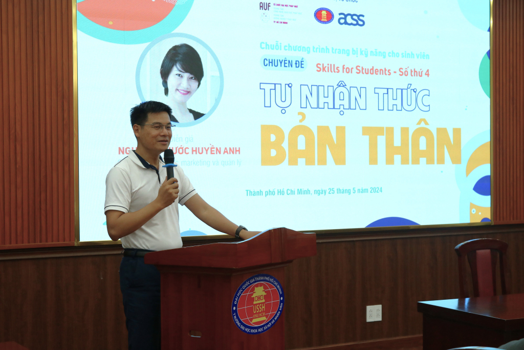 ThS. Trần Nam hi vọng sau chuyên đề hôm nay các bạn sinh viên sẽ nhận được những lời khuyên tích cực từ diễn giả.