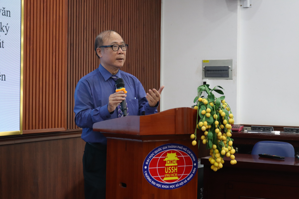 Tham luận đặt chủ thể tác giả về niềm tin tôn giáo trong các tương quan con người, xã hội, quốc gia, dân tộc - Ảnh: MINH THƯ