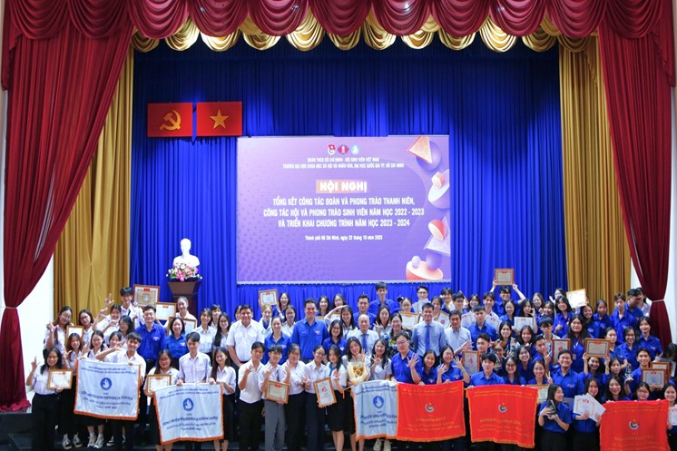 Tổng kết công tác Đoàn - Hội năm học 2022-2023: Tiếp nối truyền thống “Sức trẻ Nhân văn”