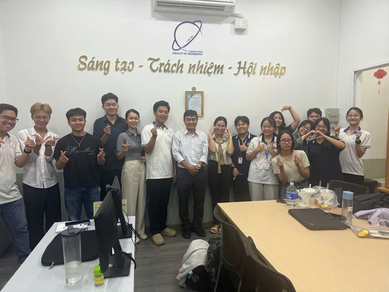 Buổi báo cáo đề cương NCKH Sinh viên năm học 2025-2026