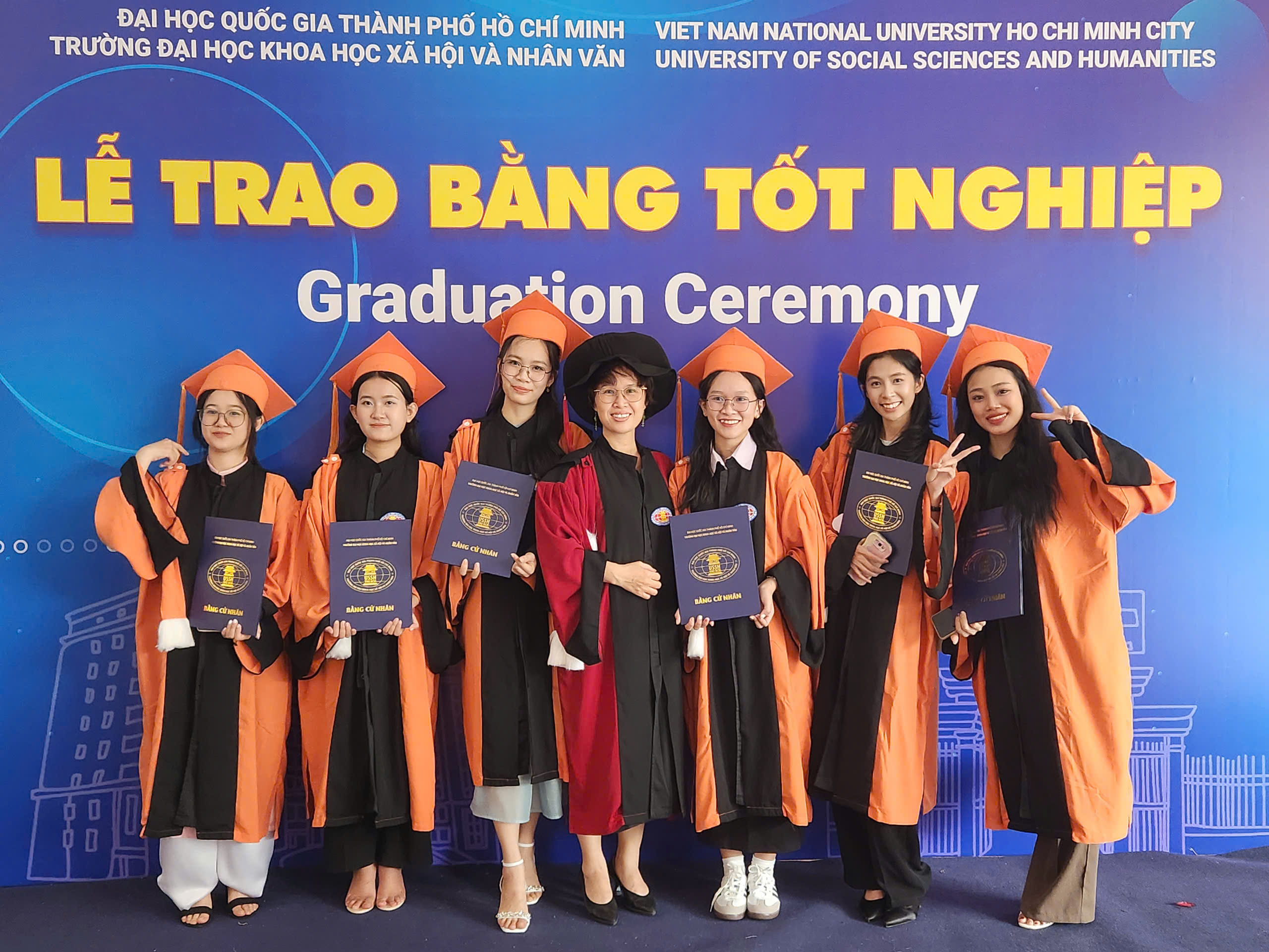 LỄ TỐT NGHIỆP NHÂN VĂN ĐỢT 3 2024 – HẠNH PHÚC NHÂN ĐÔI, ƯỚC MƠ CHẮP CÁNH