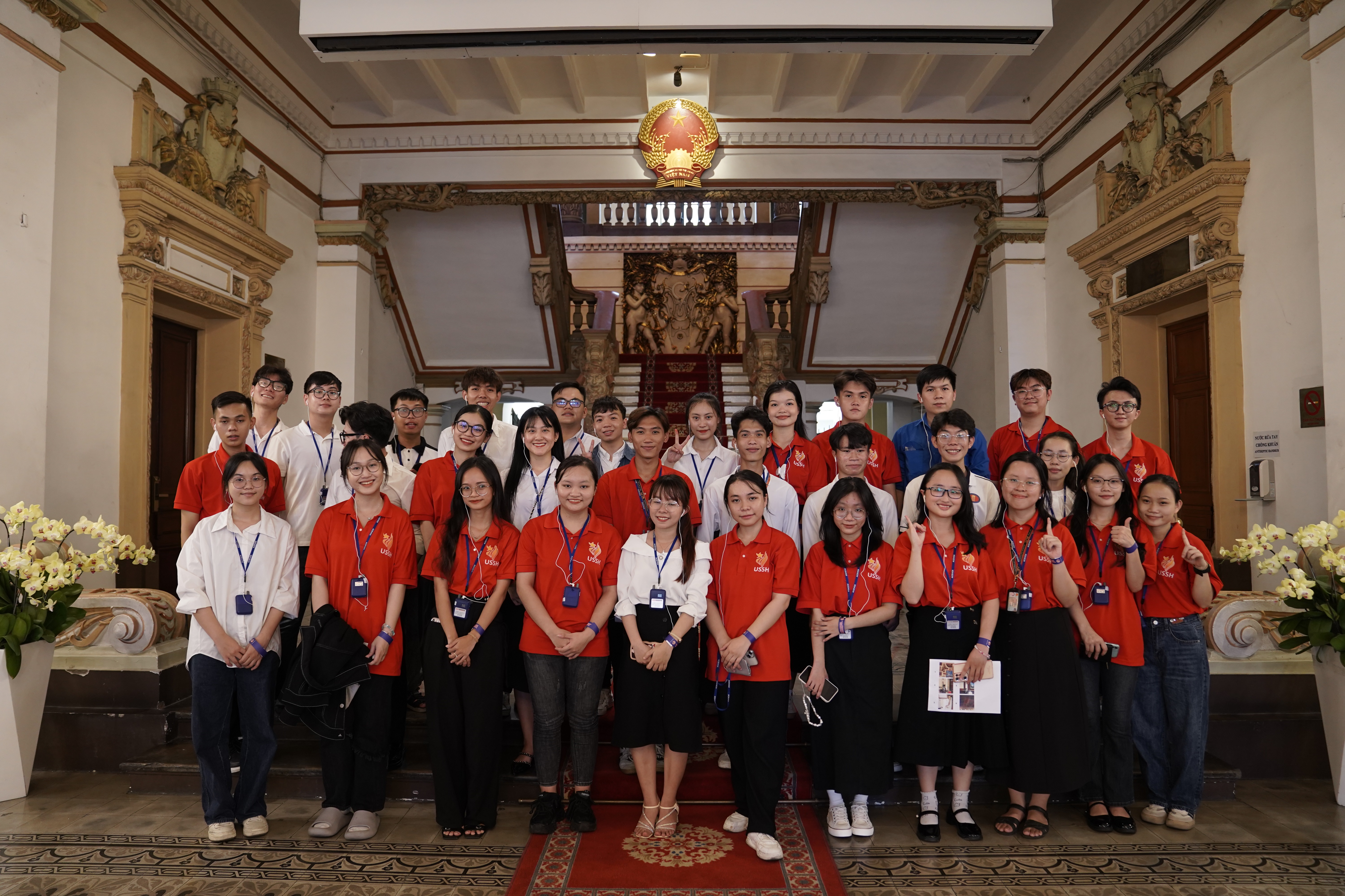 Chi bộ Sinh viên 1 tổ chức sinh hoạt chuyên đề: Tham quan, học tập tại Trụ sở Ủy ban nhân dân Thành phố Hồ Chí Minh