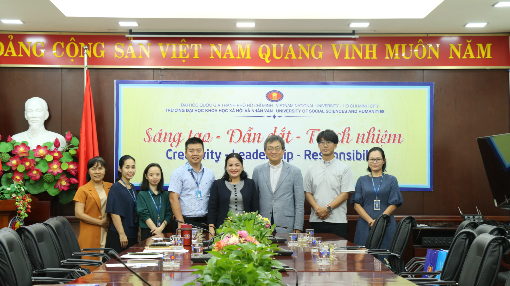 Phát triển mối quan hệ hợp tác với trường Đại học Pusan Catholic (Hàn Quốc)