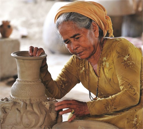 "Nghệ thuật làm gốm của người Chăm" được UNESCO vinh danh là Di sản Văn hóa phi vật thể thế giới