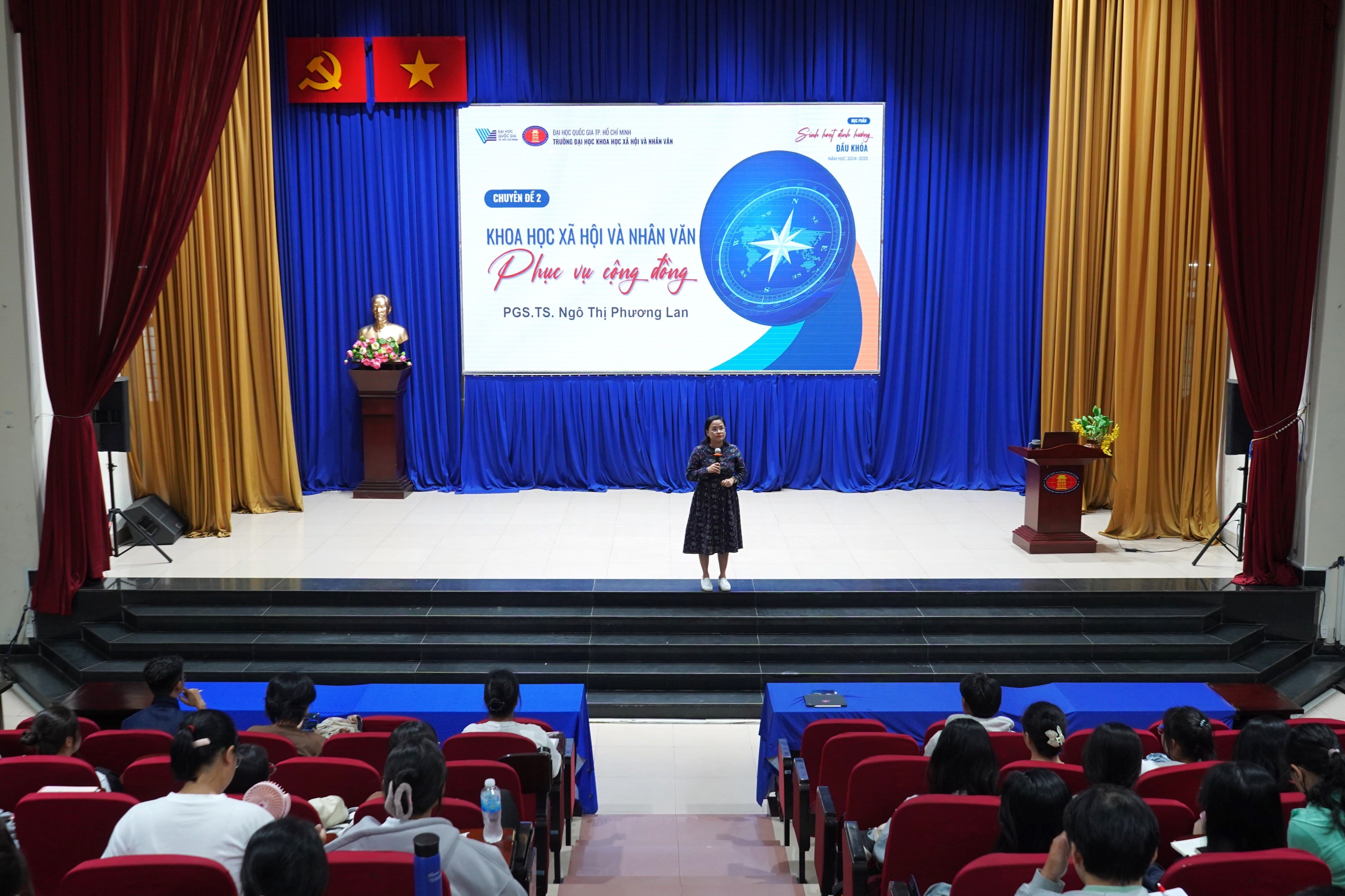 Giáo dục đại học và phục vụ cộng đồng, chia sẻ của Hiệu trưởng đến tân sinh viên khóa 2024