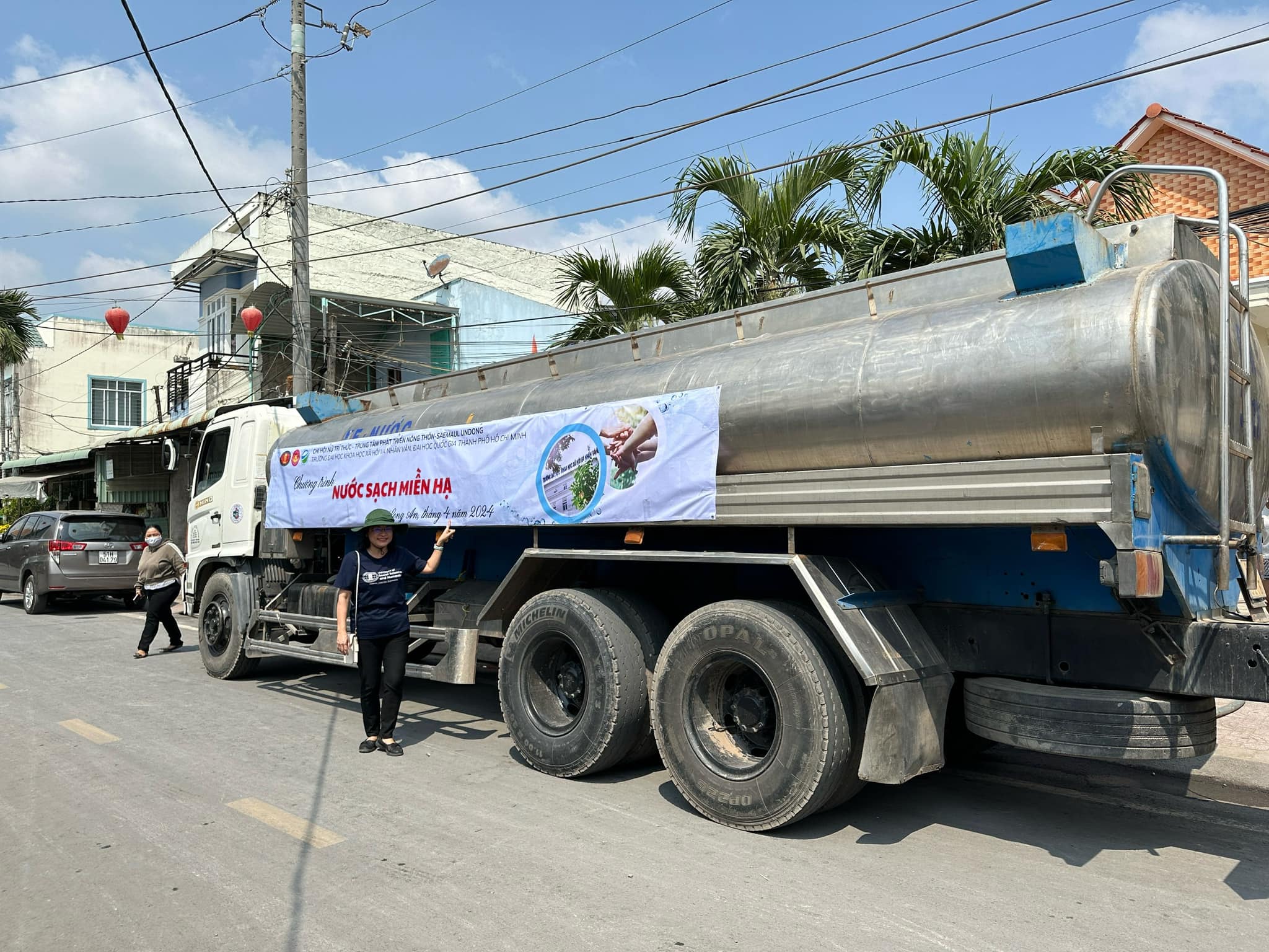 Trung tâm Phát triển Nông thôn - Saemaul Undong phối hợp cùng Chi hội nữ trí thức Nhà trường tổ chức chương trình "Nước sạch miền hạ"