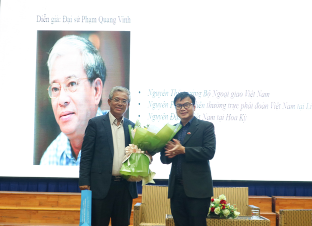 Đọc lại những con số thăm dò ở Mỹ