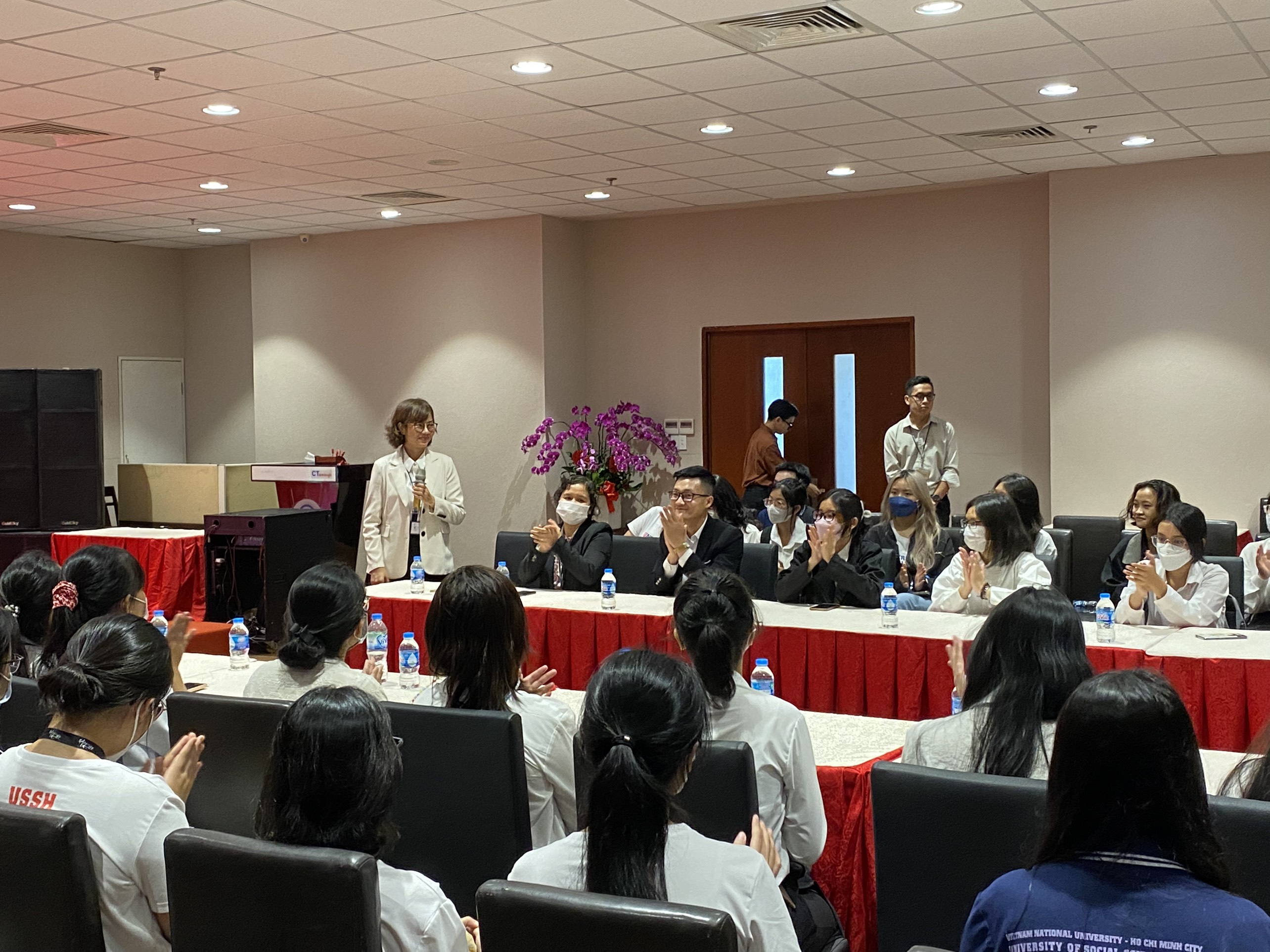 Hoạt động giảng dạy và học tập gắn liền thực tiễn của sinh viên các chương trình liên kết quốc tế 2+2