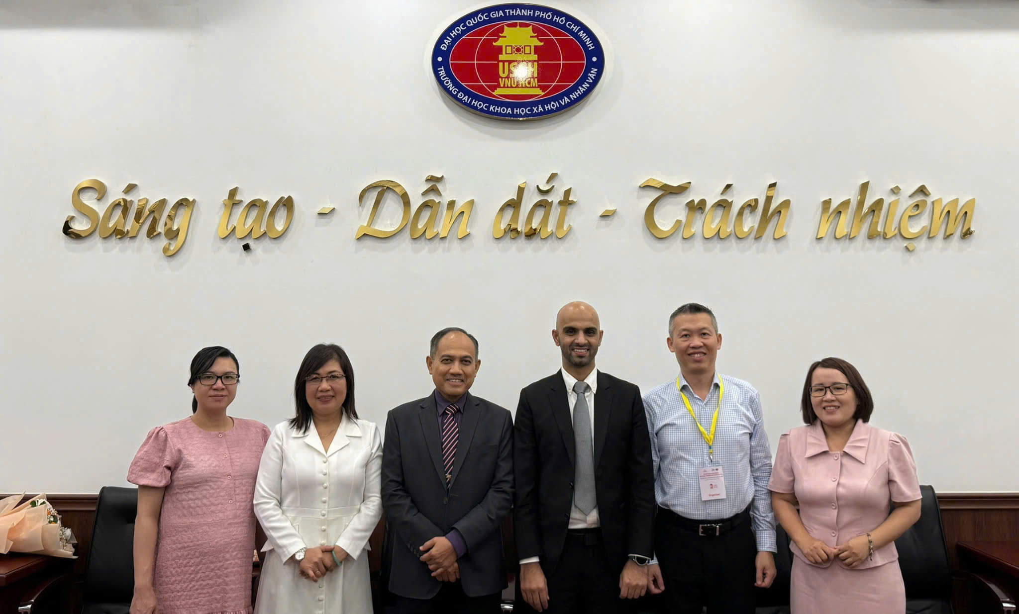 Trung tâm Hỗ trợ công bố quốc tế và Phát triển dự án làm việc với Tổ chức quốc tế Connecting Asia