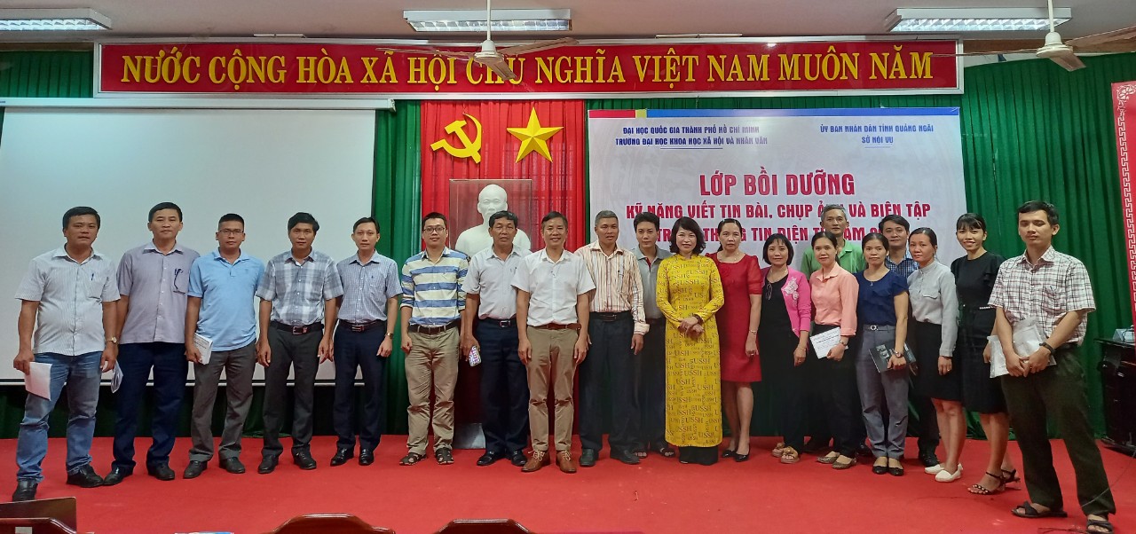 Lớp bồi dưỡng kỹ năng viết tin bài, chụp ảnh và biên tập trang tin điện tử năm 2020 tại Quảng Ngãi