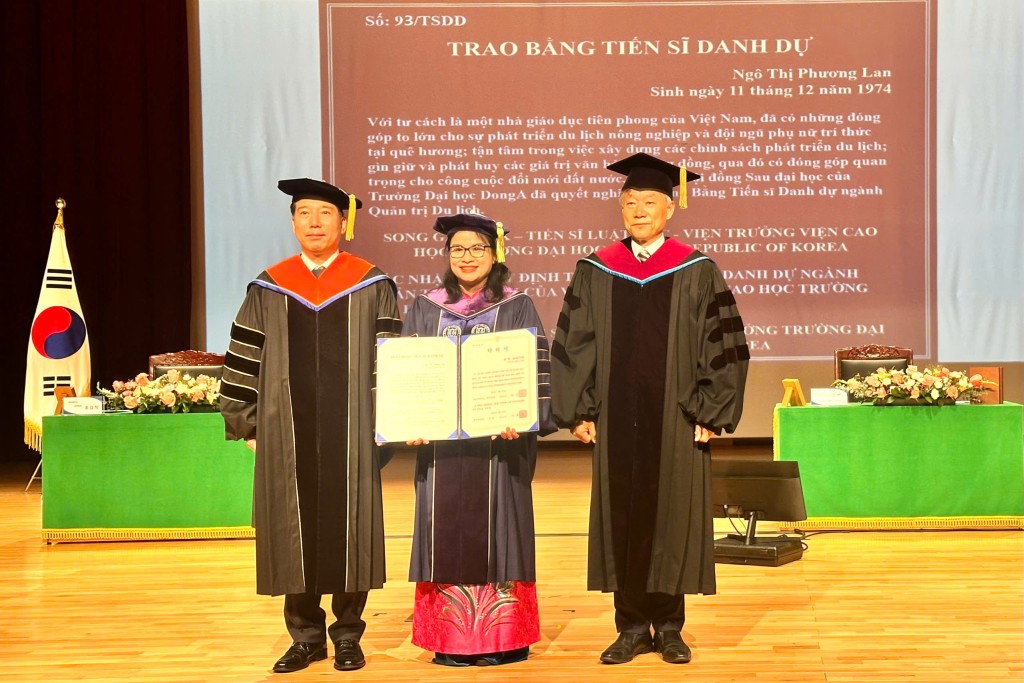 Đại học Dong-A (Hàn Quốc) phong tặng danh hiệu Tiến sĩ danh dự cho GS.TS Ngô Thị Phương Lan