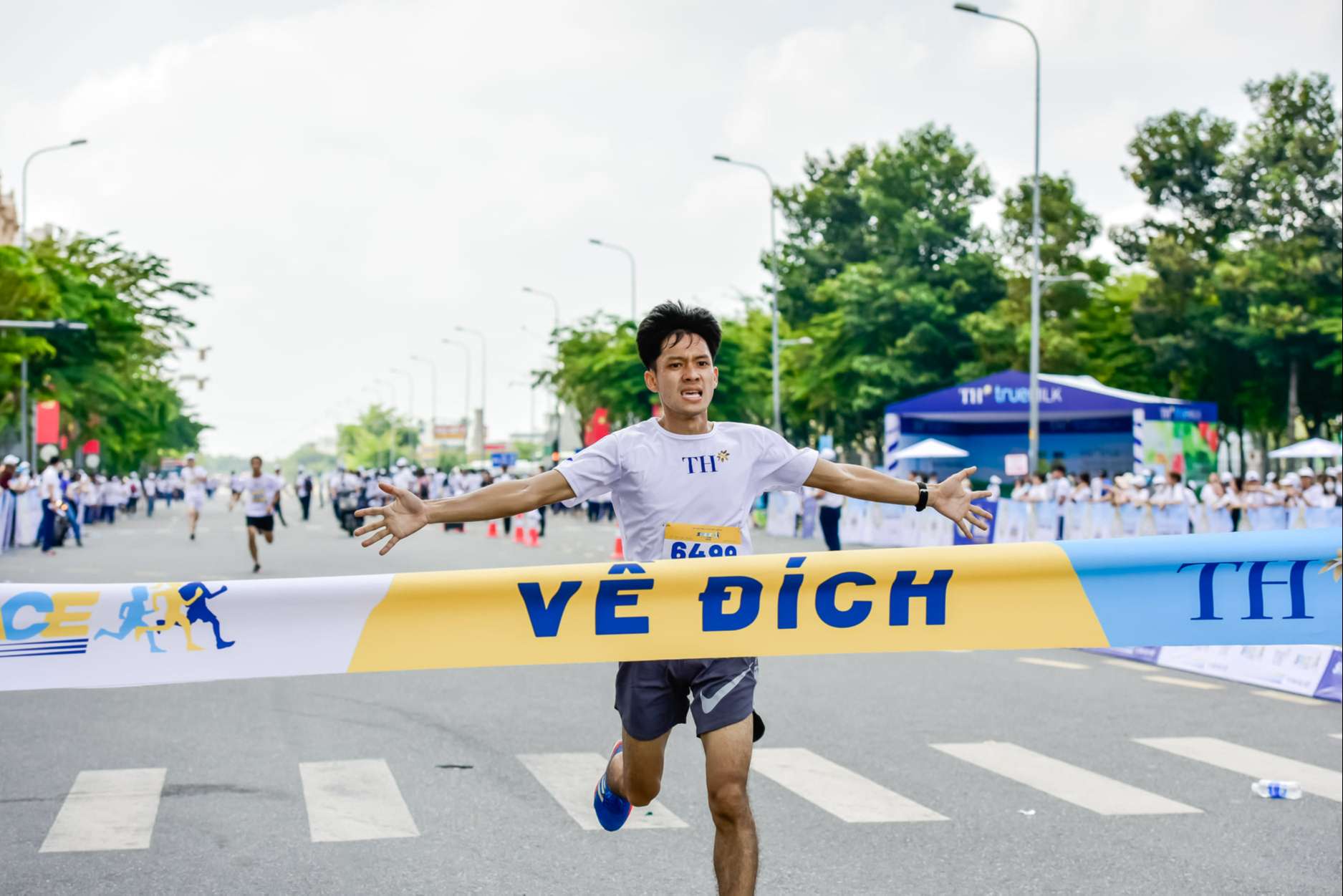 Nam sinh Nhân Văn đạt giải Nhất Cuộc thi chạy S-RACE 2022: Chạy 10km mỗi ngày