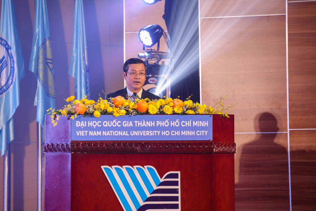 Ông Nguyễn Văn Phúc nêu cao vai trò của tiếng Việt nói riêng và ngôn ngữ nói chung - Ảnh: Lý Nguyên