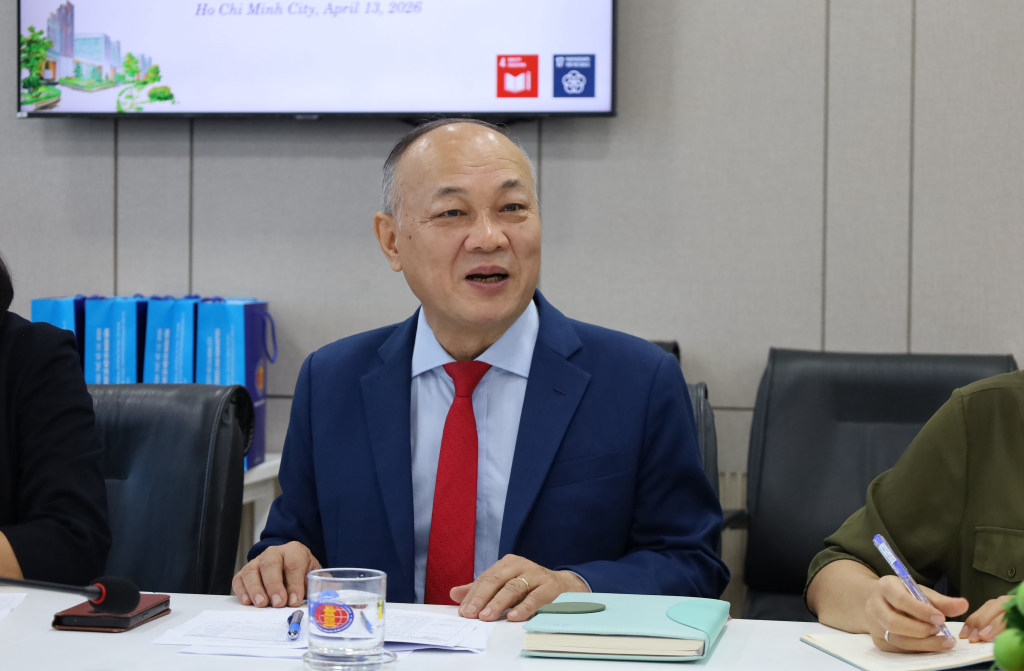 Thầy nhấn mạnh hợp tác không chỉ ở ngôn ngữ mà còn là quá trình tiếp cận sâu rộng văn hóa Trung Quốc - Ảnh: THANH KHUÊ