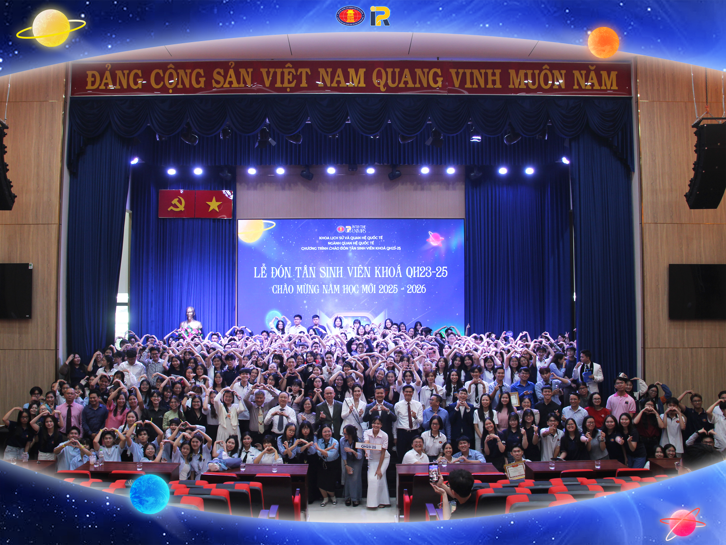 CÙNG NHÌN LẠI BUỔI LỄ ĐÓN TÂN SINH VIÊN NGÀNH QUAN HỆ QUỐC TẾ KHÓA QH23-25