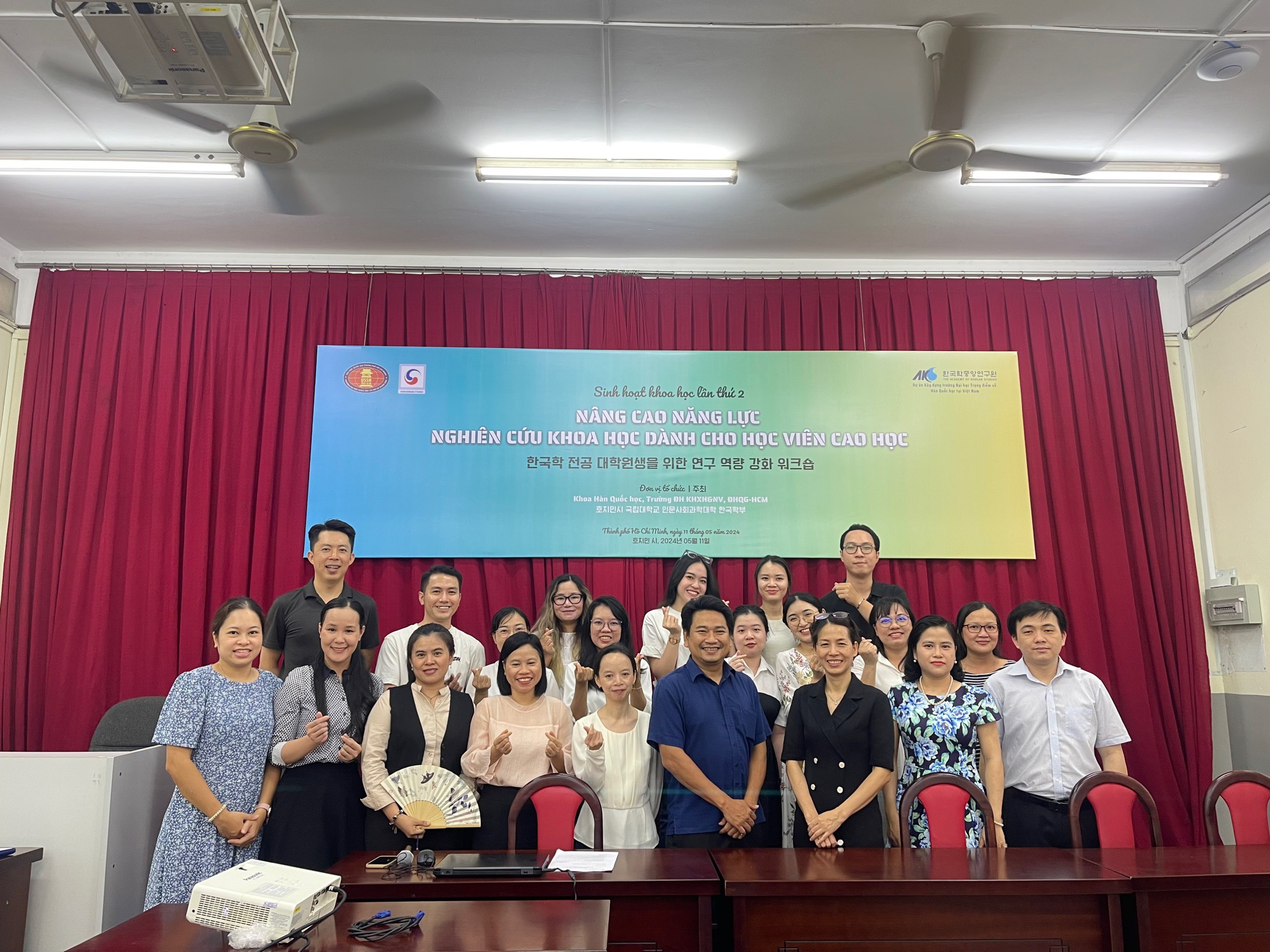 Nâng cao năng lực nghiên cứu khoa học cho học viên cao học ngành Hàn Quốc học