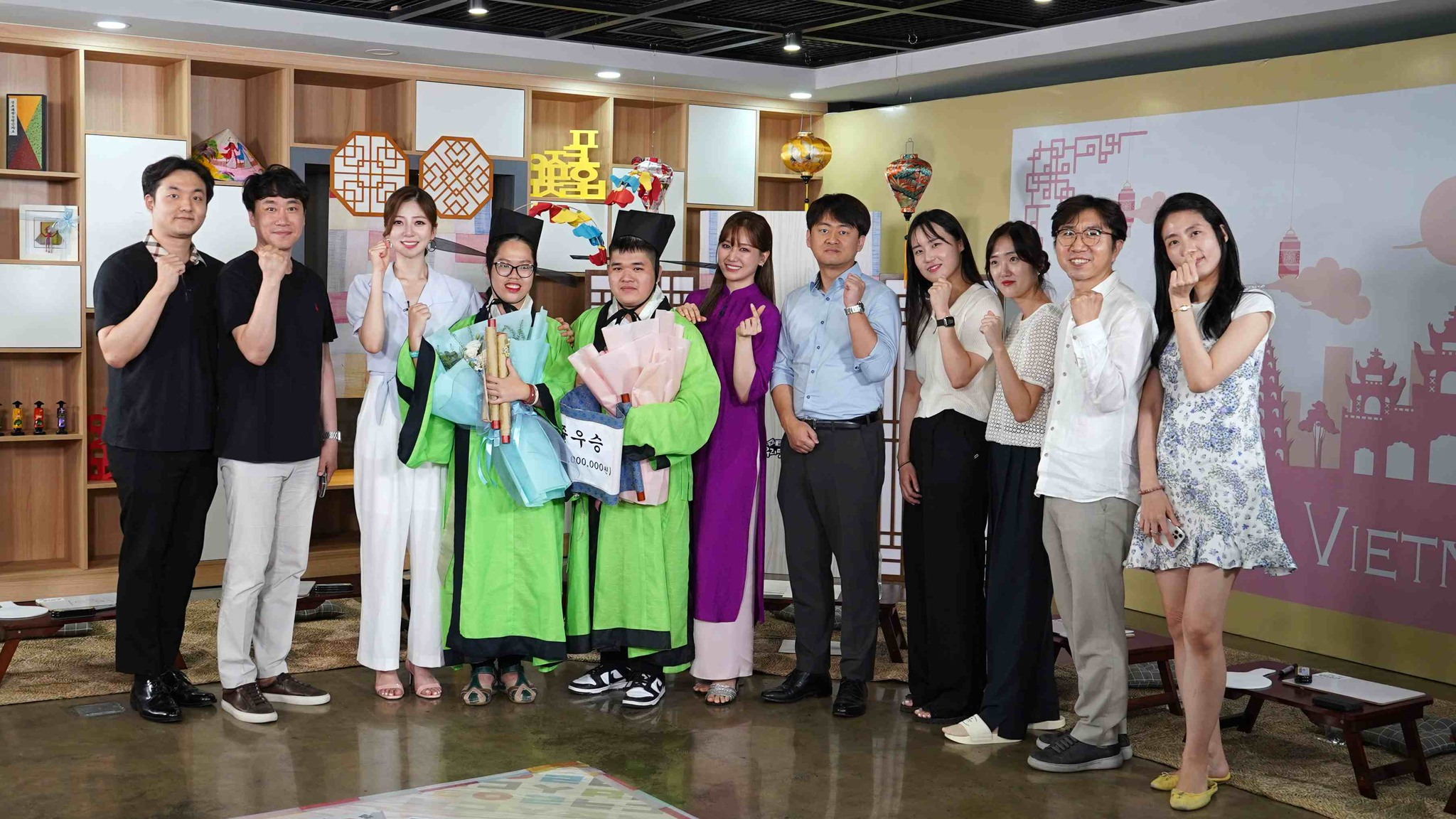 Bị loại từ vòng 1, may mắn ở vòng giải cứu, nữ sinh Nhân Văn bất ngờ trở thành Á quân Cuộc thi Đố vui tiếng Hàn toàn cầu