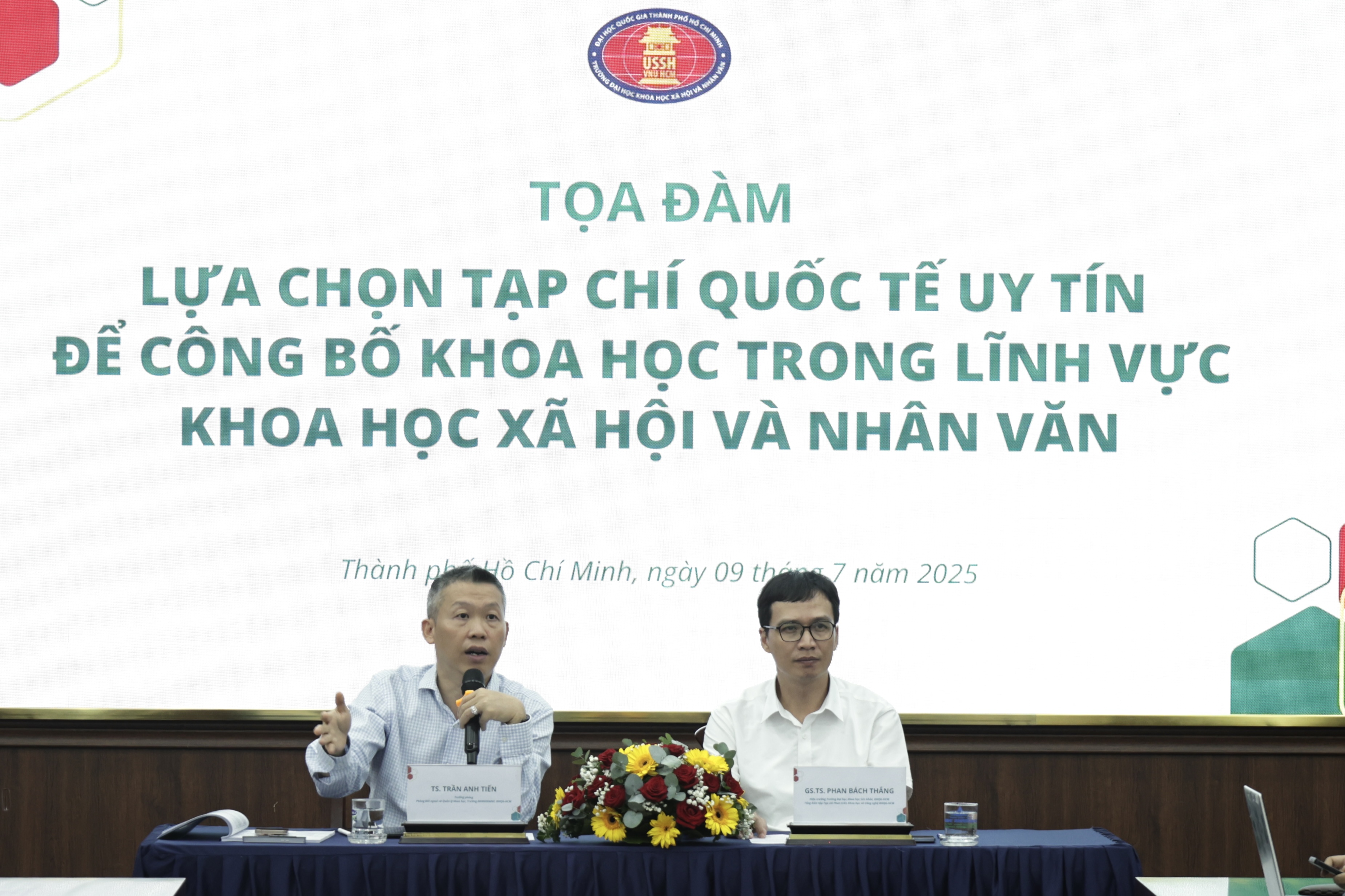 Tọa đàm “Lựa chọn tạp chí quốc tế uy tín để công bố khoa học trong lĩnh vực Khoa học Xã hội và Nhân văn”