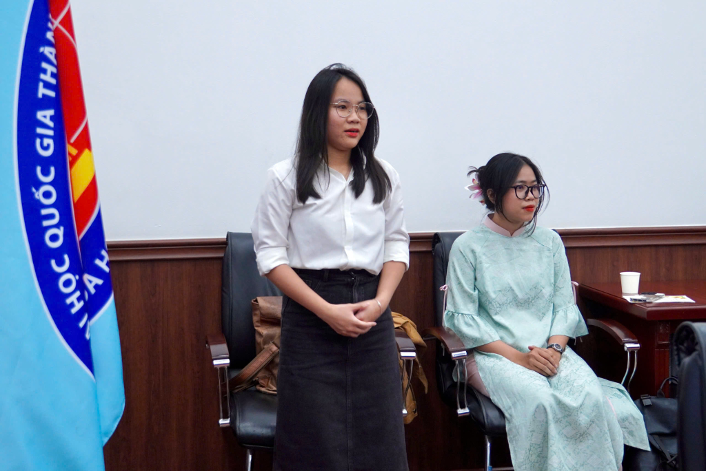 Sinh viên Trương Ngọc Anh bày tỏ lòng biết ơn và mong muốn tiếp nối những giá trị nhân văn đã nhận được - Ảnh: KHÁNH MY