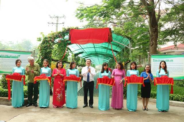 Khánh thành USSH's Garden và phát động chương trình "Đại học xanh"