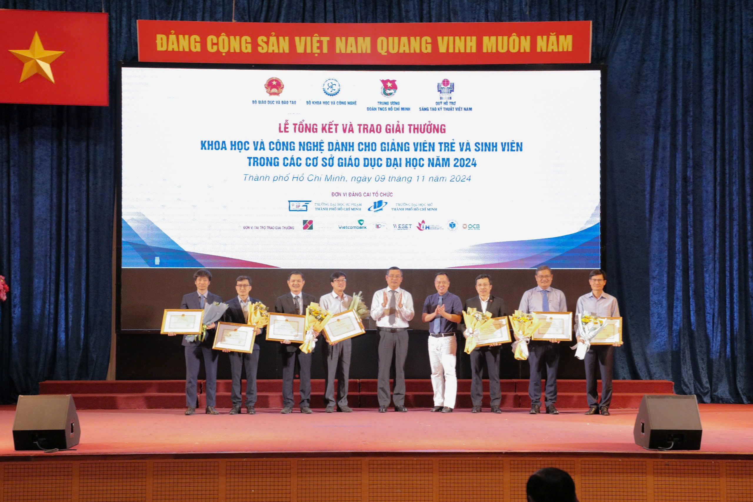 Nhà trường đạt thành tích xuất sắc trong hoạt động nghiên cứu khoa học và công nghệ dành cho giảng viên trẻ và sinh viên năm 2024