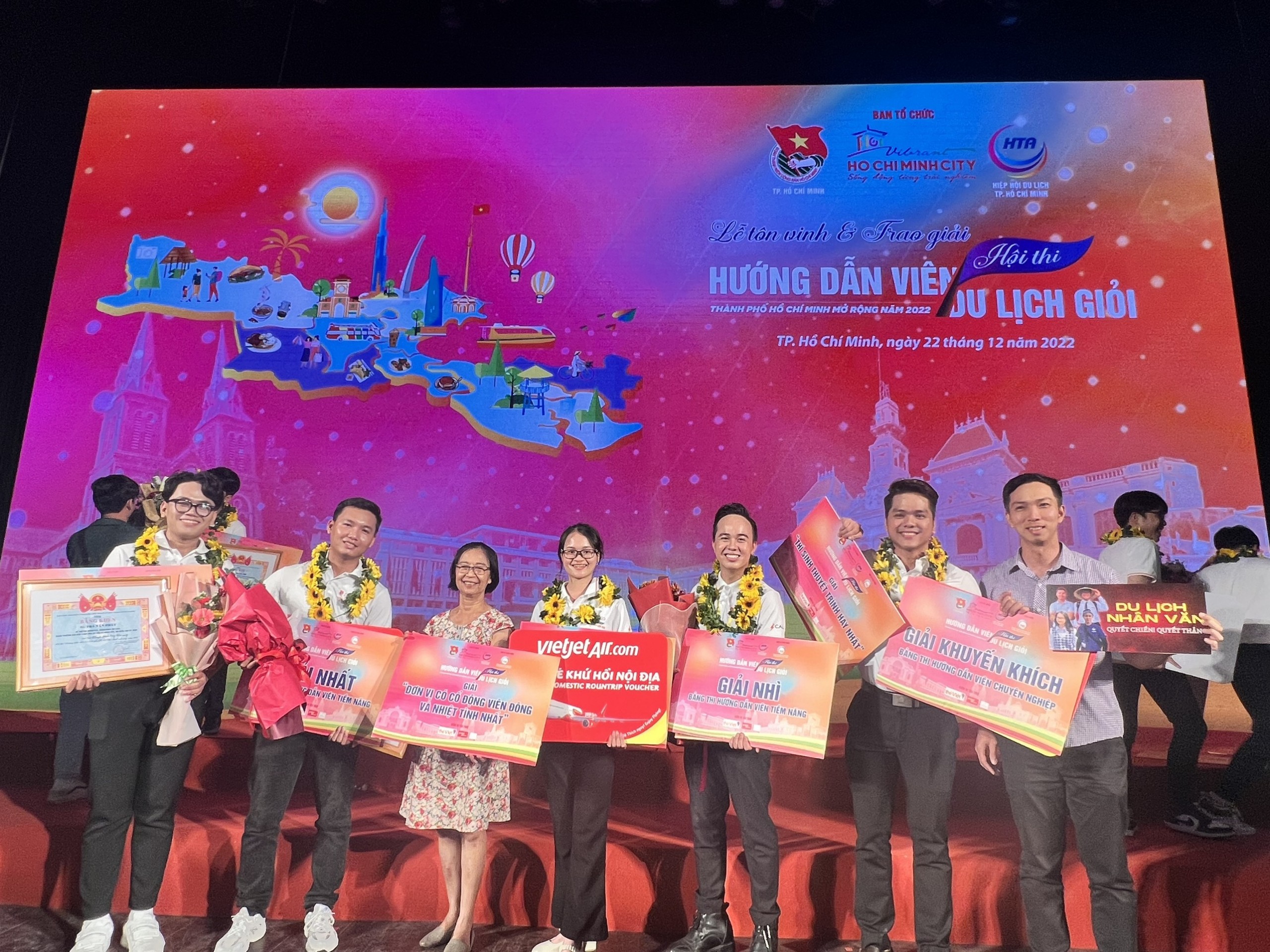 Khoa Du lịch giành nhiều giải thưởng cao tại Hội thi Hướng dẫn viên Du lịch giỏi Thành phố Hồ Chí Minh mở rộng năm 2022
