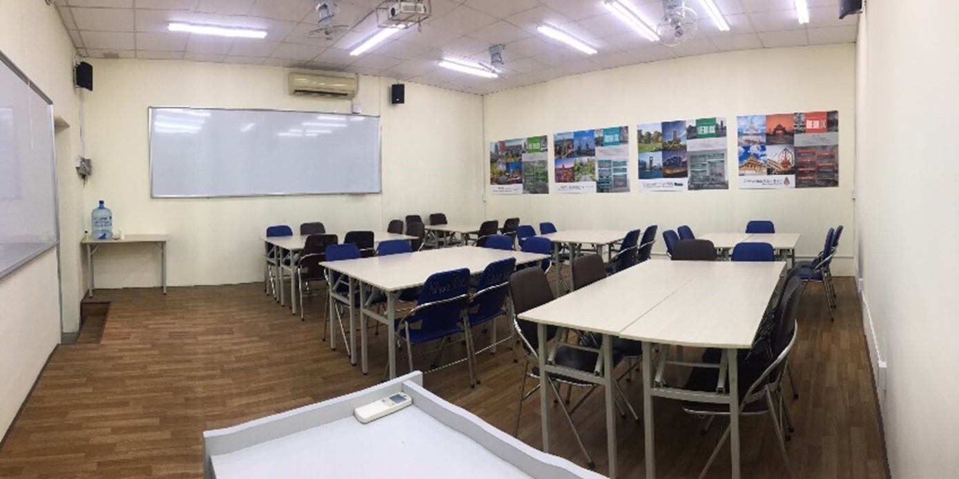 Sinh viên Hệ chất lượng cao khóa đầu tiên của khoa Đức chính thức nhập học