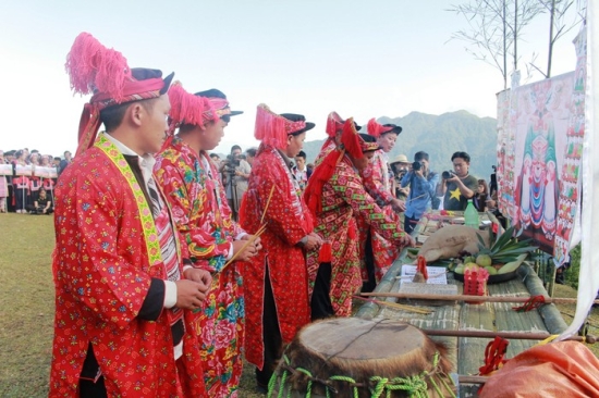 Lễ cúng Bàn vương của người Dao đỏ