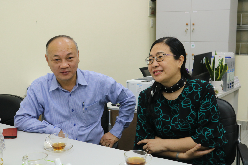 TS. Phan Thanh Định và TS. Lê Thị Ngọc Điệp nhận xét về ưu, nhược điểm của BCH Đoàn thanh niên - Ảnh: Quỳnh Mai