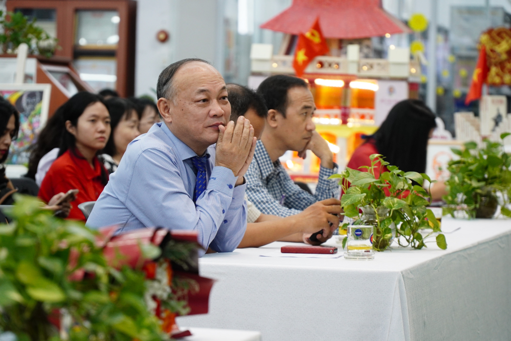 TS. Phan Thanh Định tập trung lắng nghe chuyên đề “55 năm thực hiện Di chúc của Chủ tịch Hồ Chí Minh - Ảnh: Phạm Trí