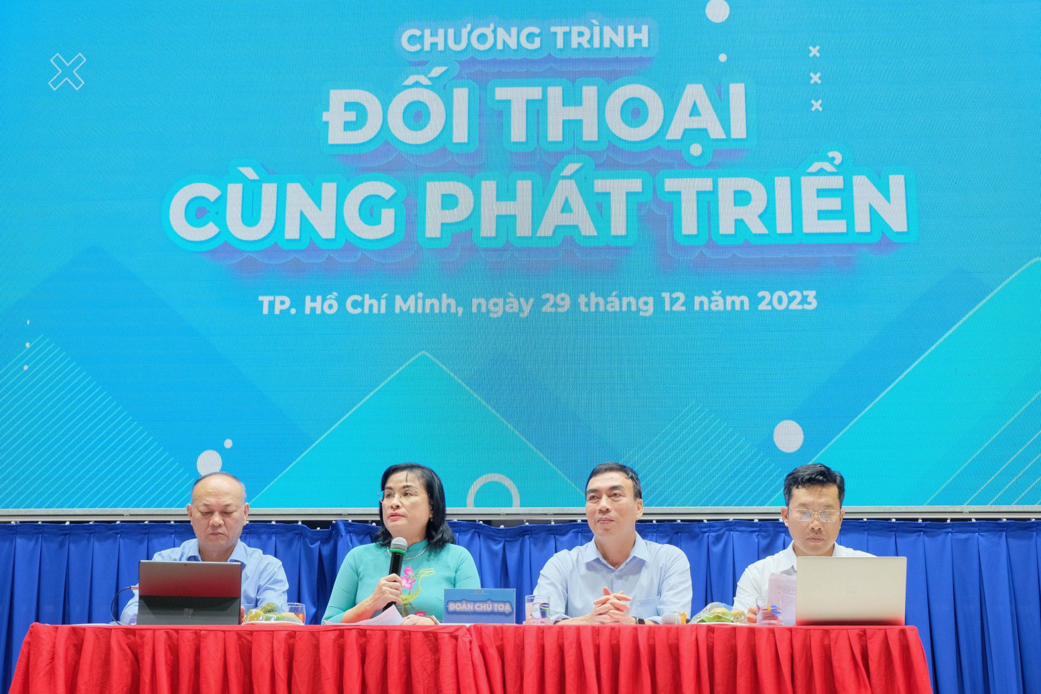 Diễn đàn Đối thoại cùng phát triển: Nơi lắng nghe tiếng nói sinh viên