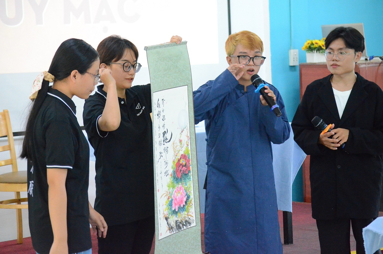 Workshop thư pháp chữ Quốc ngữ kết hợp tranh Thủy mặc “看花 Khán Hoa” - đưa thư pháp đến gần hơn với người trẻ