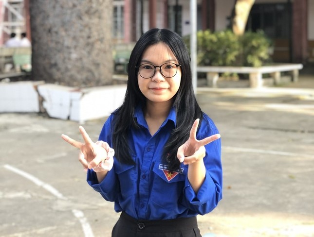 Vừa vào năm thứ nhất đã trở thành thủ lĩnh sinh viên