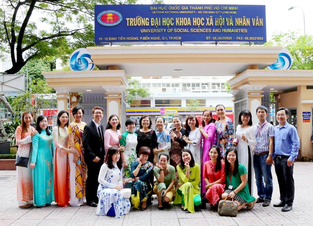 Hình ảnh đội ngũ giảng viên khoa NVTQ