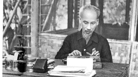 Hồ Chí Minh - Cuộc đời như một thông điệp