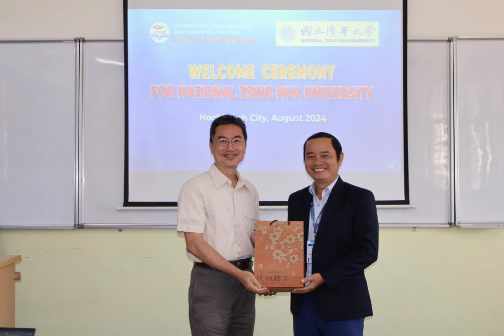 Chào đón Đoàn Trường Đại học Quốc gia Thanh Hoa