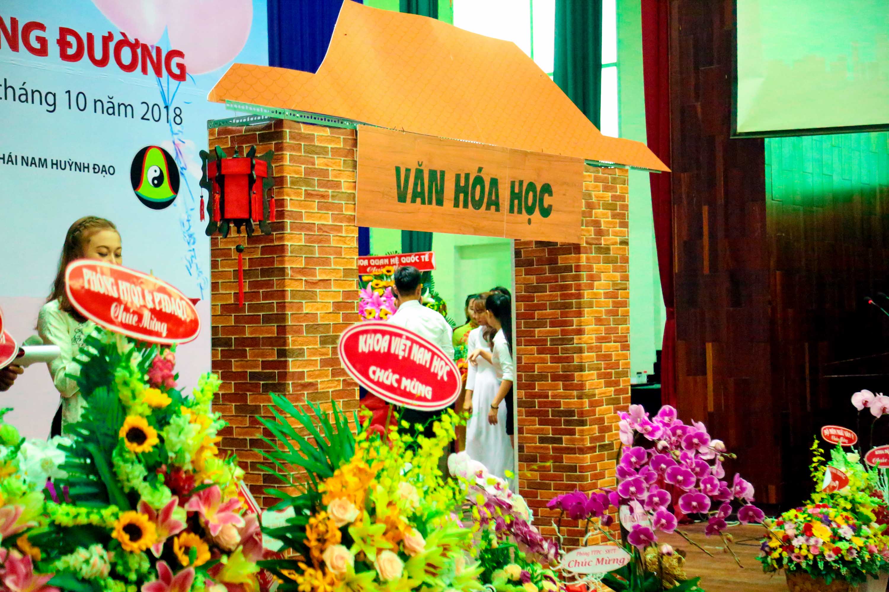 Cù Thị Thanh Huyền. Một cách học văn hoá