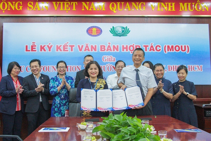 Ký kết hợp tác với Tzu Chi Foundation