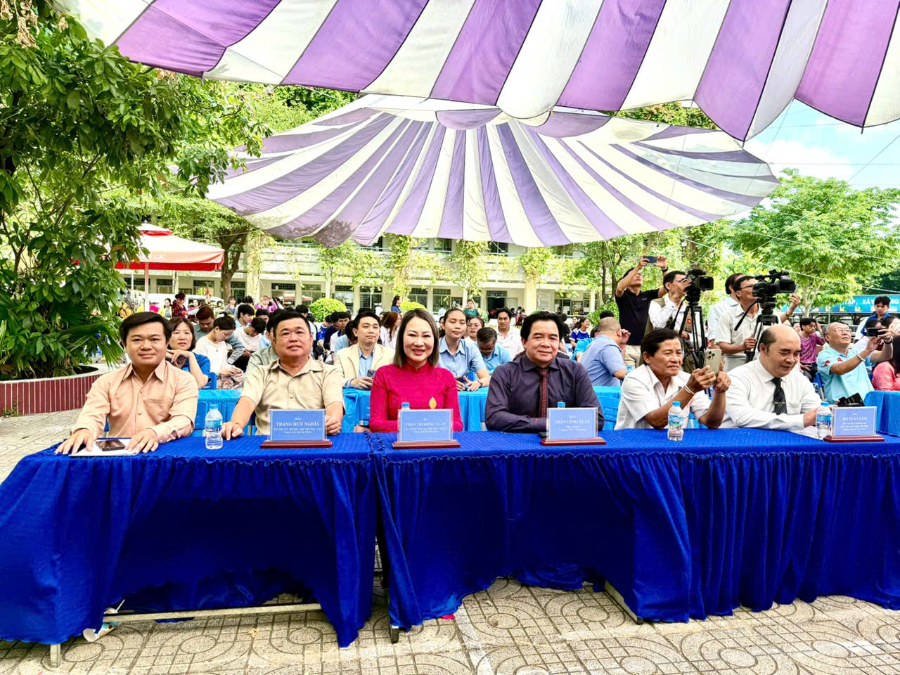 GIẢNG VIÊN VÀ SINH VIÊN KHOA ĐÔNG PHƯƠNG HỌC – NHẬT BẢN HỌC THAM GIA BAN TỔ CHỨC LỄ HỘI TẾT CỔ TRUYỀN LÀO – CAMPUCHIA NĂM 2026: LAN TỎA GIÁ TRỊ VĂN HÓA VÀ PHÁT TRIỂN BỀN VỮNG