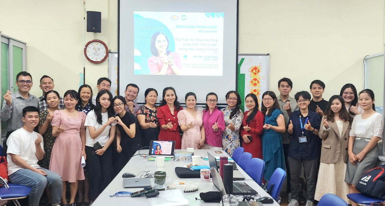 Sinh hoạt khoa học số 3, năm 2024 “Tập huấn kỹ năng ứng dụng phần mềm VOSviewer trong trắc lượng thư mục”