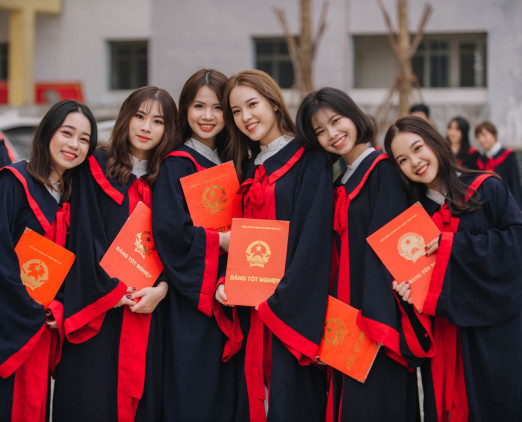 Bốn tư duy sai lệch về bằng đại học