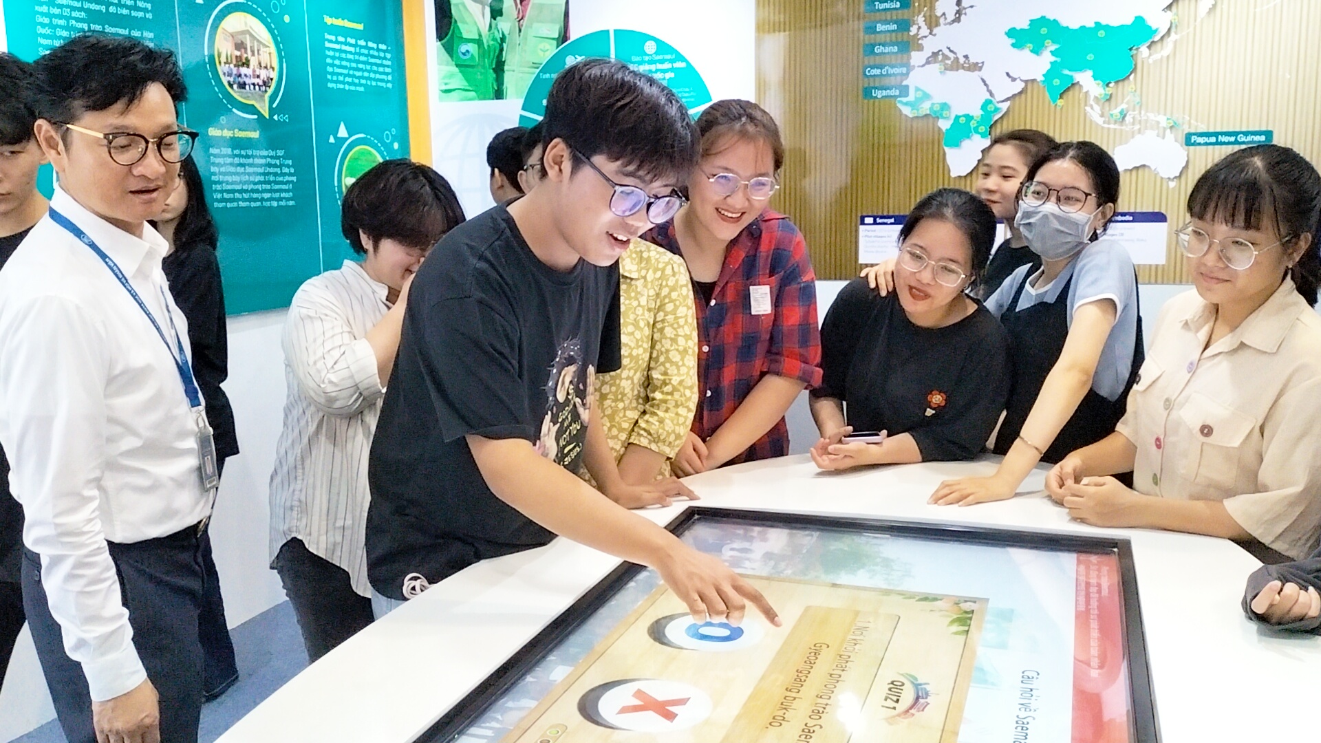 Trung tâm Phát triển Nông thôn - Saemaul Undong tiếp đón 70 sinh viên lớp Phát triển cộng đồng (Khoa Xã hội học) đến tham quan, học tập