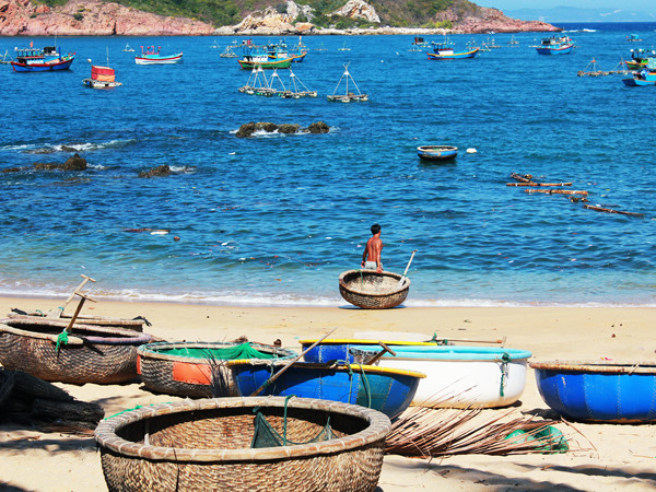 Luận văn thạc sĩ cho HVCH Lê Trần Phương Đình với đề tài “Hoạt động mưu sinh của người Việt tại Bãi Xếp, Phú Quốc”