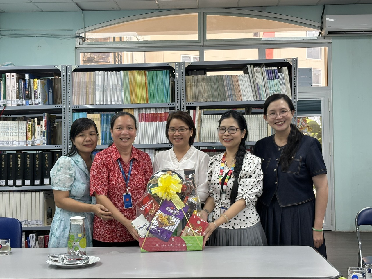 SINH VIÊN NGÀNH NHẬT BẢN HỌC HOÀN THÀNH XUẤT SẮC KỲ THỰC TẬP TẠI TRUNG TÂM THÔNG TIN – THƯ VIỆN TRƯỜNG ĐH KHXH&NV, ĐHQG-HCM: KẾT NỐI TRI THỨC VÀ SỐ HÓA KHO TƯ LIỆU CHUYÊN NGÀNH