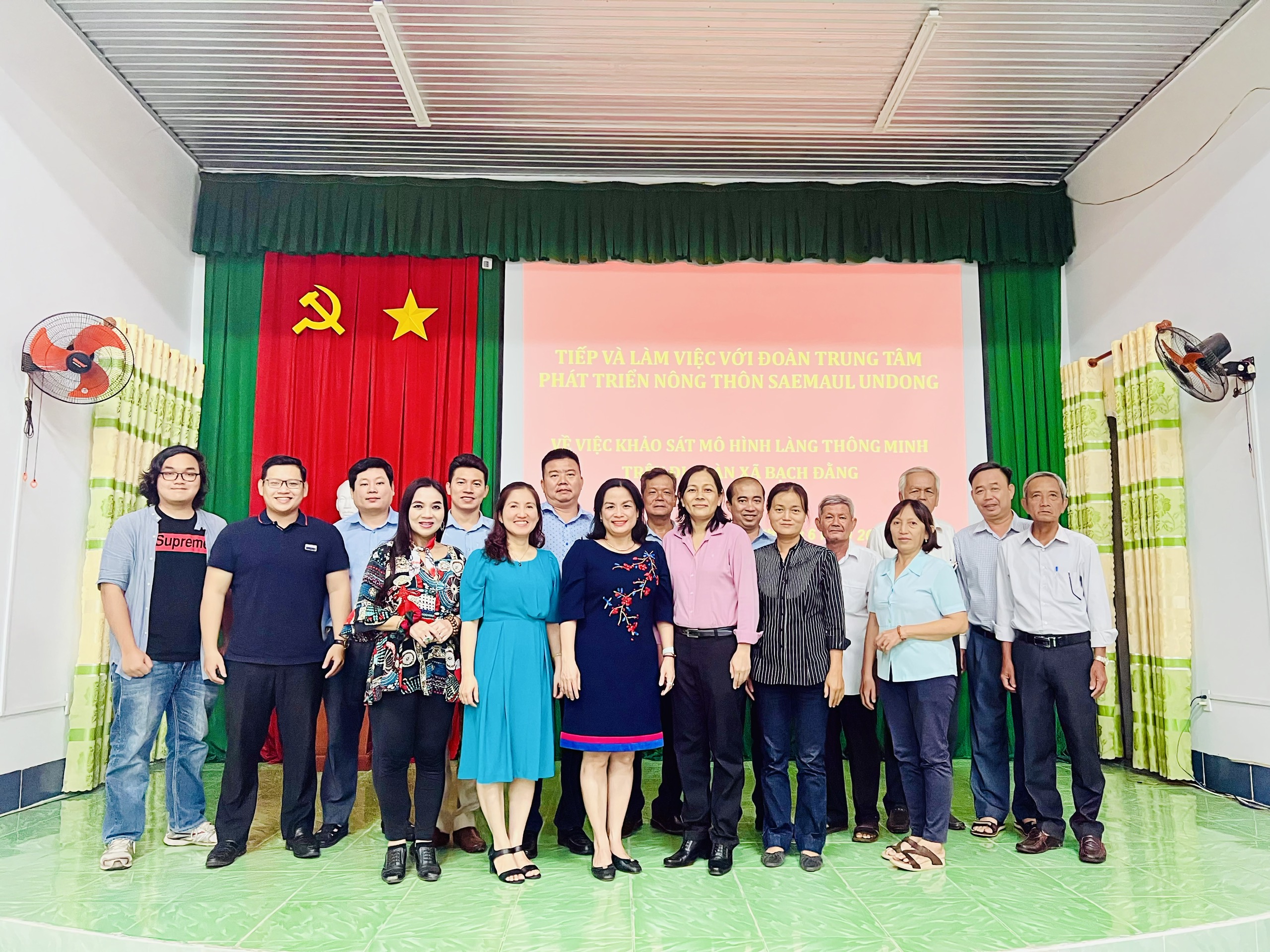Xã nông thôn mới kiểu mẫu phải có ít nhất một mô hình thôn thông minh  Xã  hội  Vietnam VietnamPlus