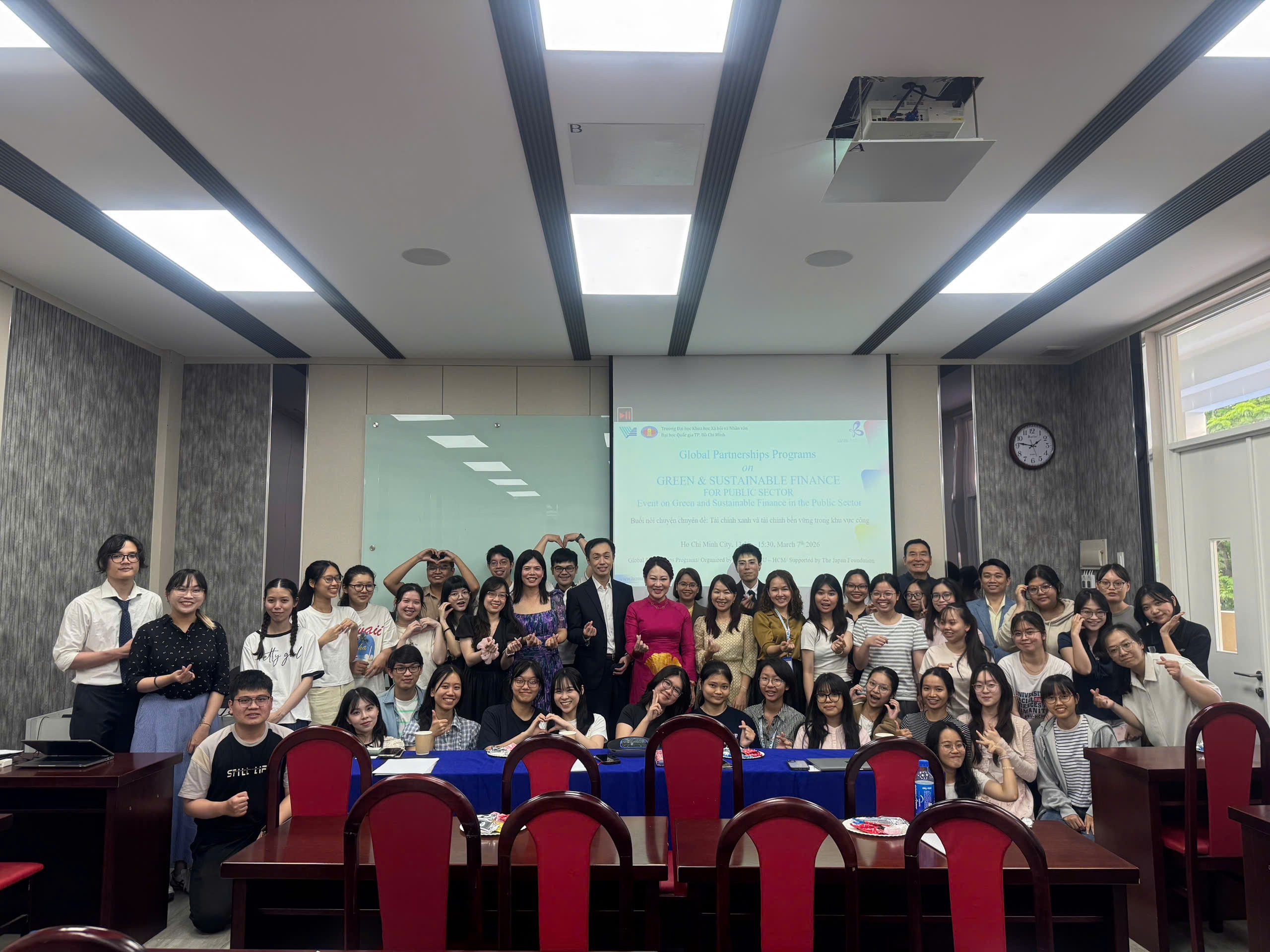 Tọa đàm khoa học quốc tế “Triển vọng phát triển bền vững dựa trên sự hợp tác Nhật Bản – Việt Nam đối thoại về môi trường và tài chính xanh”