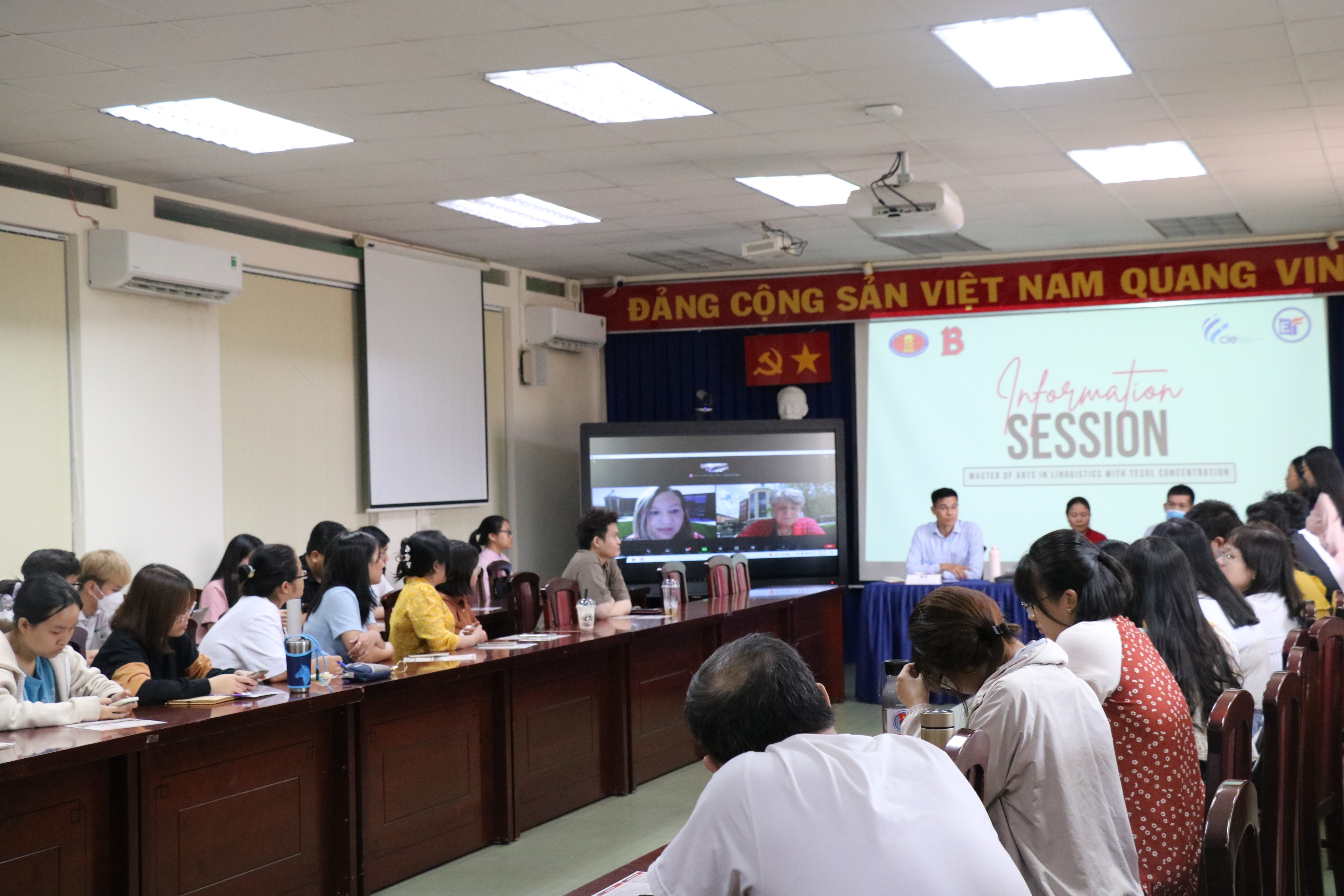 Đông đảo ứng viên tham gia buổi Giới thiệu Chương trình liên kết đào tạo bậc Thạc sĩ TESOL – Khóa 08