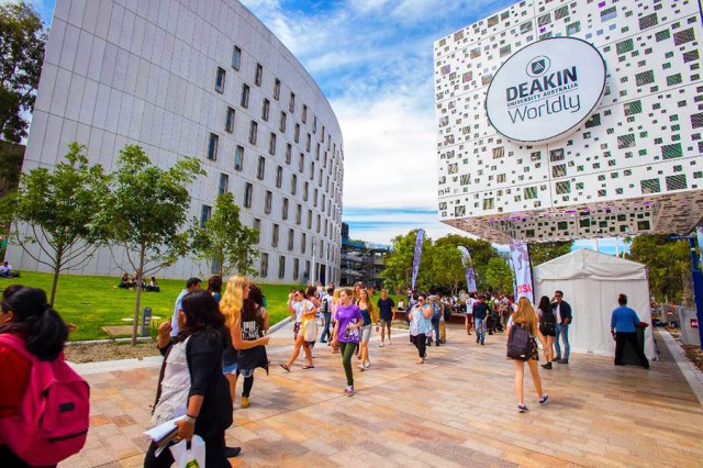 Tạo dựng tương lai với ngành Truyền thông 2+2 Đại học Deakin, Úc