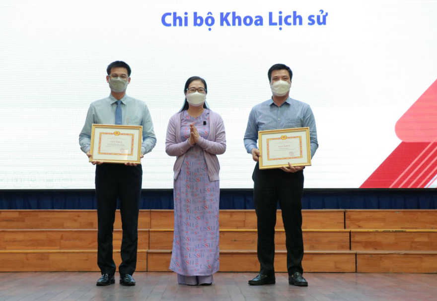 Tổng kết công tác Đảng bộ Trường năm 2021: Chi bộ Khoa Lịch Sử đạt tiêu chuẩn trong sạch, vững mạnh năm 2020